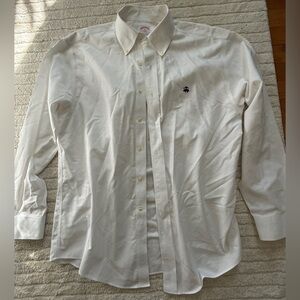 NWOT Brooks Brothers Classic White Button-Down Shirt with Navy Logo - Men